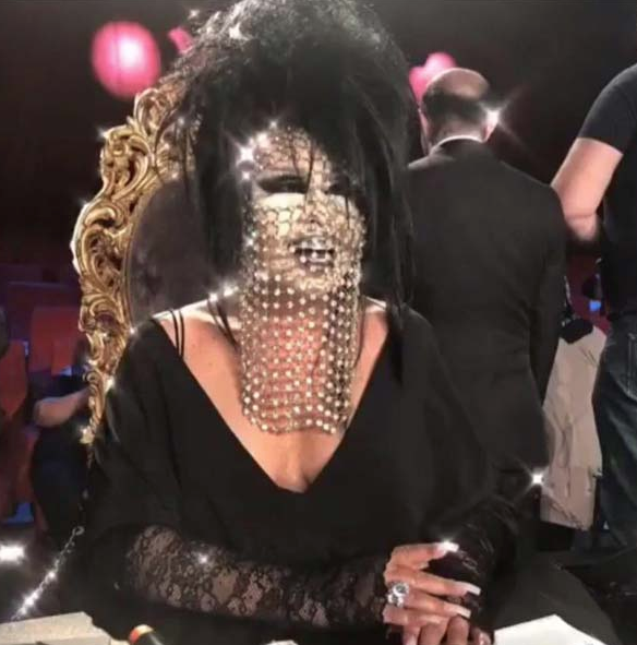 Bülent Ersoy programa böyle çıktı olay oldu! Fiyatı dudak uçuklattı - Resim: 2