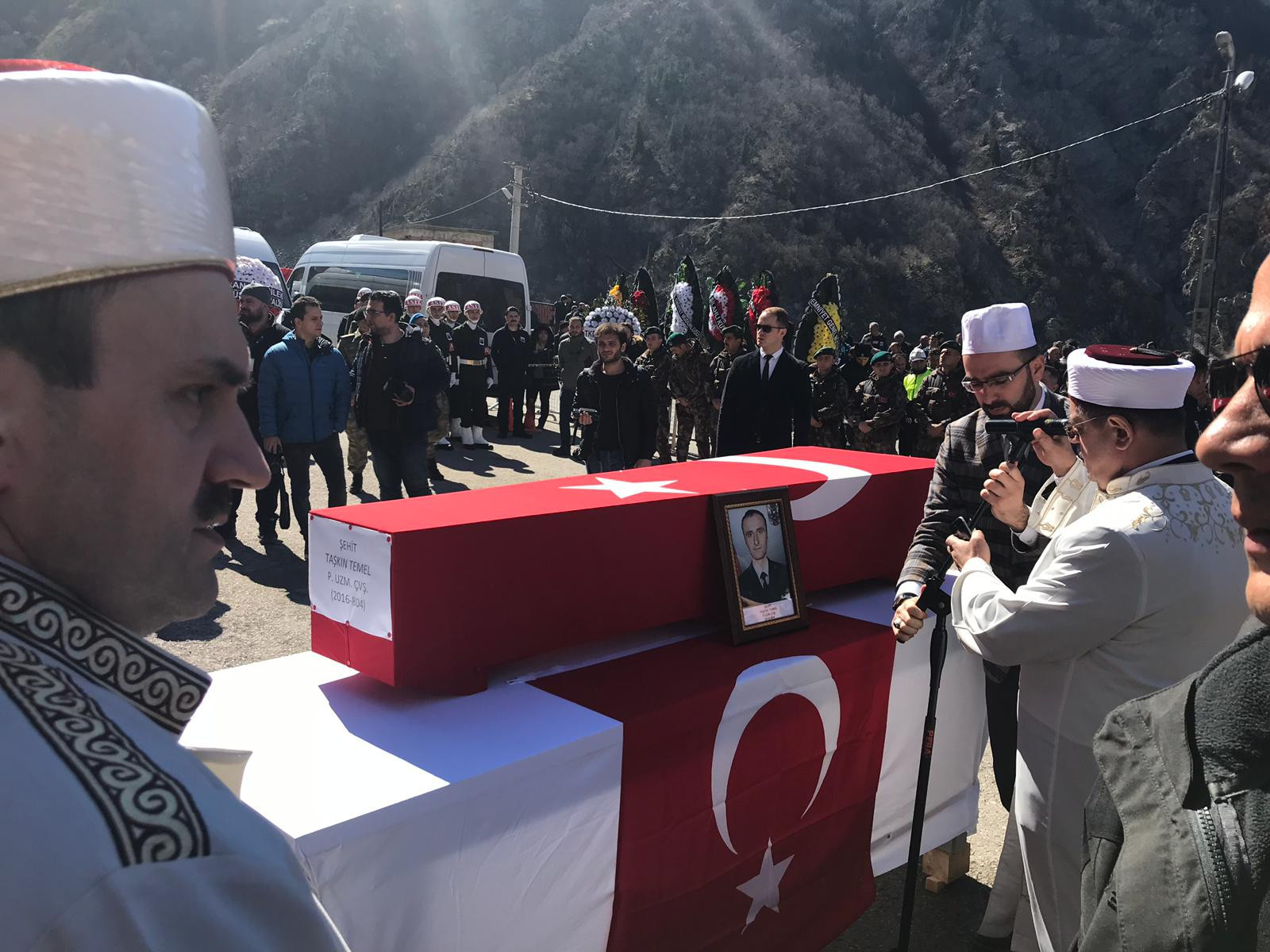 Gümüşhane şehidini son yolculuğuna uğurladı - Resim: 1