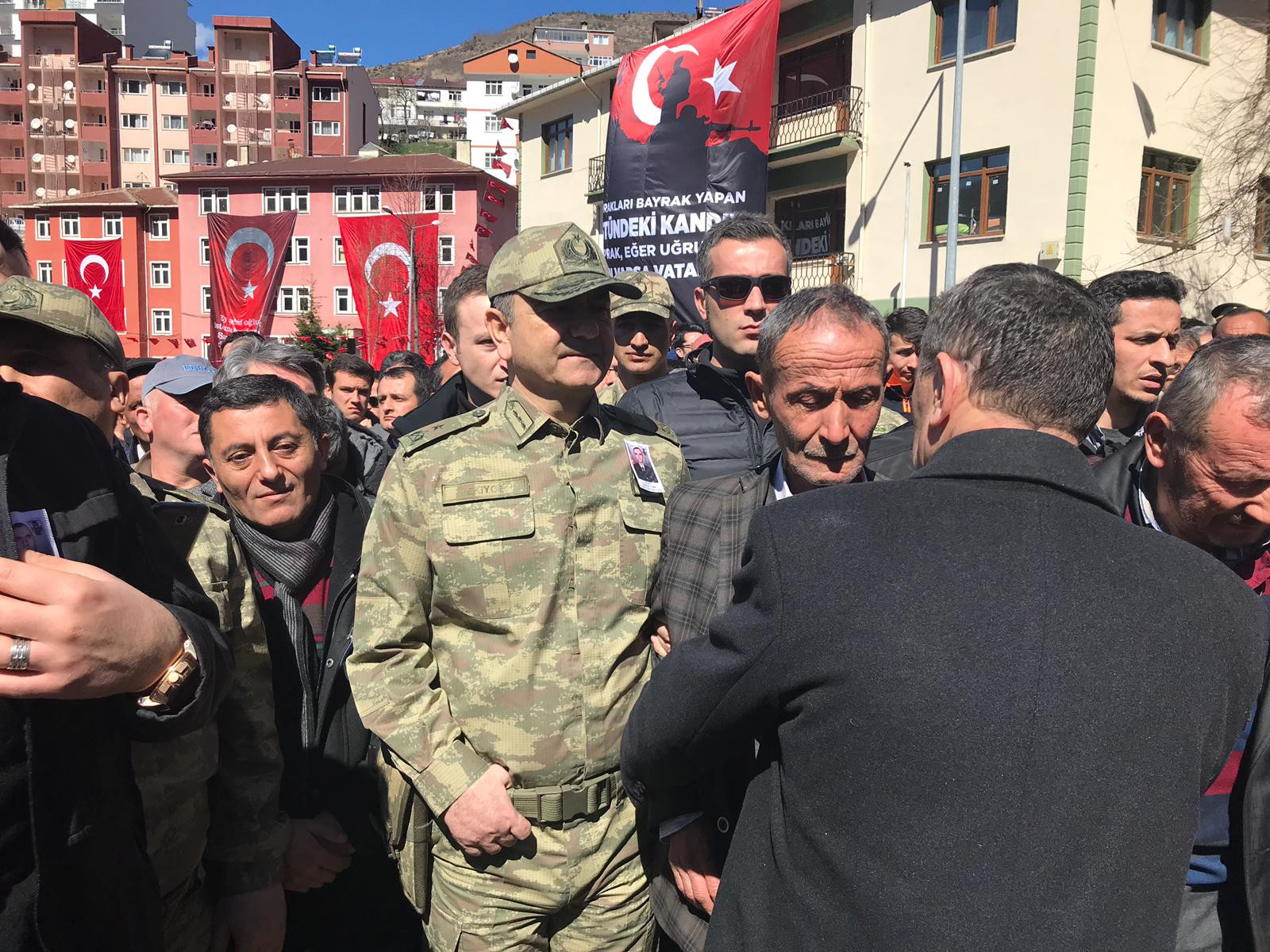Gümüşhane şehidini son yolculuğuna uğurladı - Resim: 3