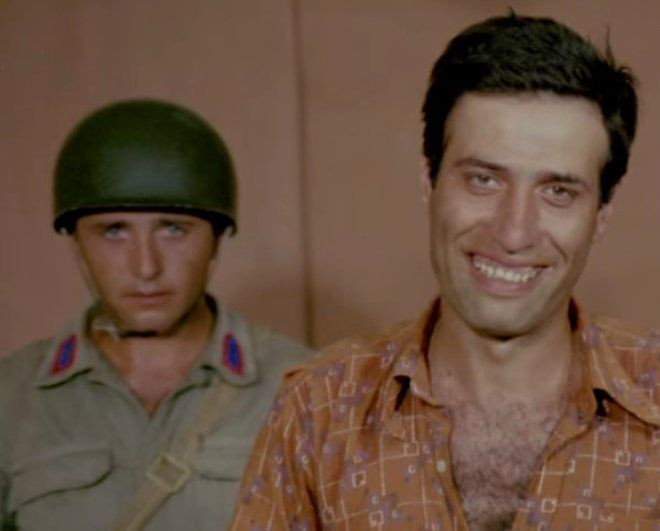 Kibar Feyzo'nun arkasındaki bu asker bakın kim! - Resim: 4